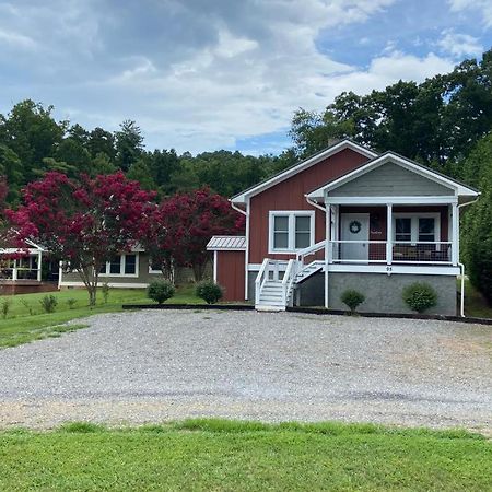 The Farmhouse At Wolfehaven Asheville Luaran gambar