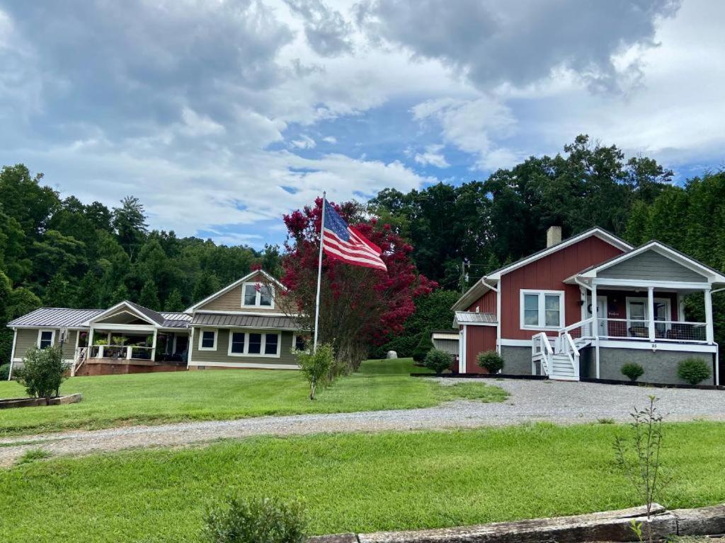The Farmhouse At Wolfehaven Asheville Luaran gambar